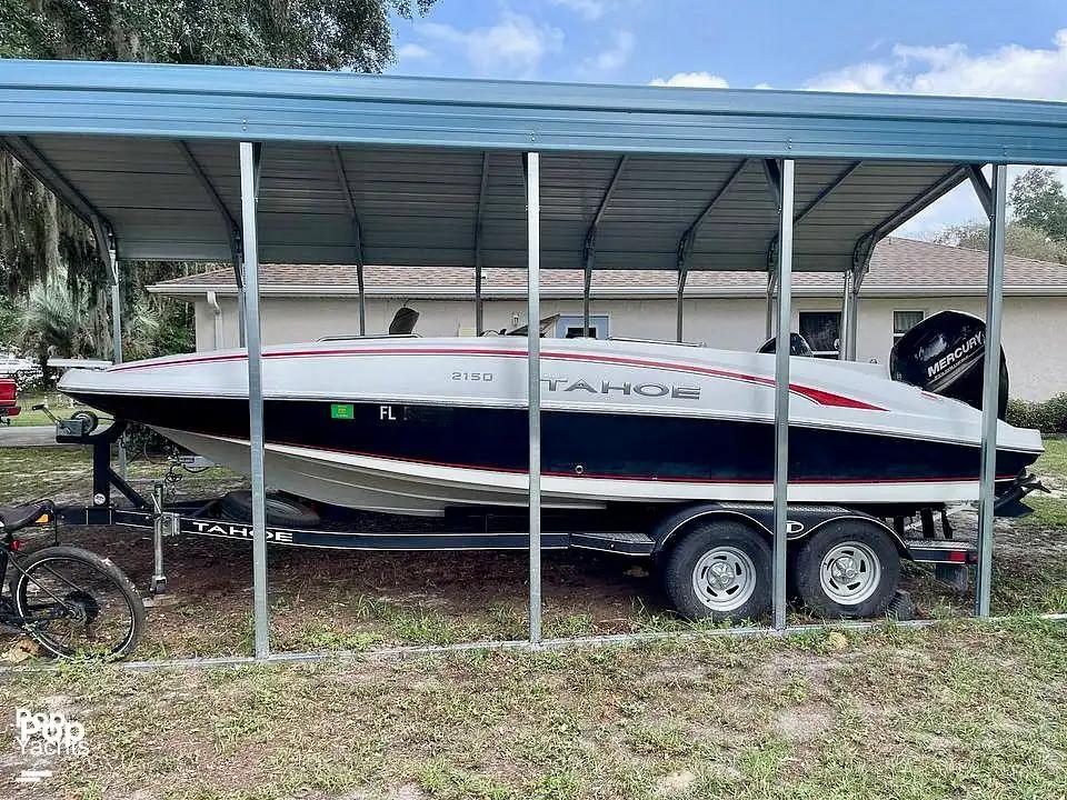 2150 - TAHOE Outboard Deck Boat