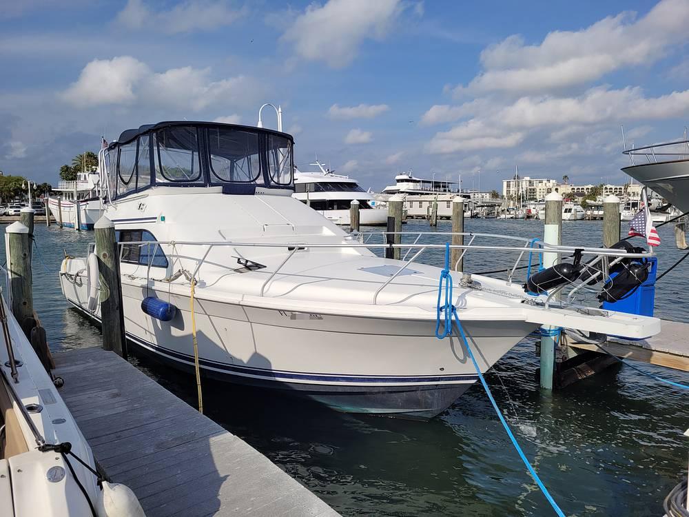 Sold: Mainship 40 Sedan Bridge Boat in Clearwater Beach, FL | 329312