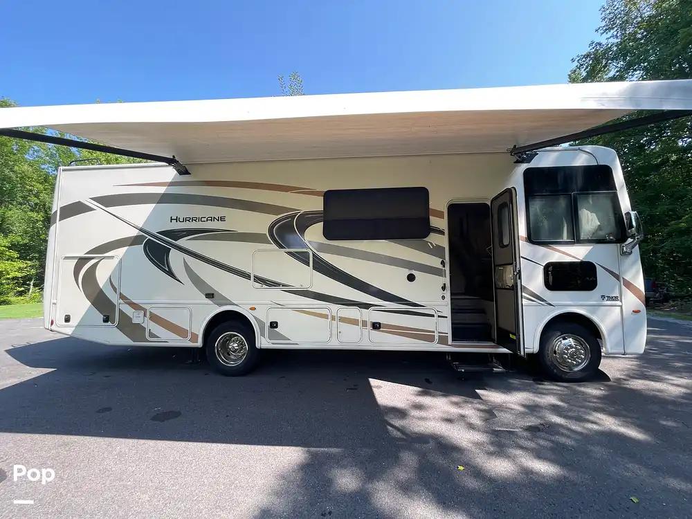 Sold: Hurricane 29M RV in Kuttawa, KY | 352982 | Pop Sells